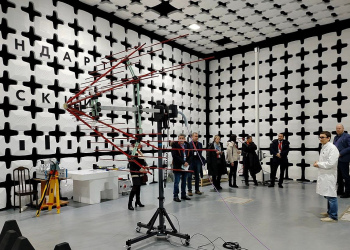 Фото 4 к новости Нижегородский ЦСМ и НИЦИАМТ ФГУП «НАМИ» подписали соглашение о сотрудничестве